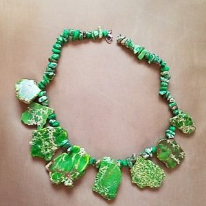 Bold style, green colored jasper necklace.